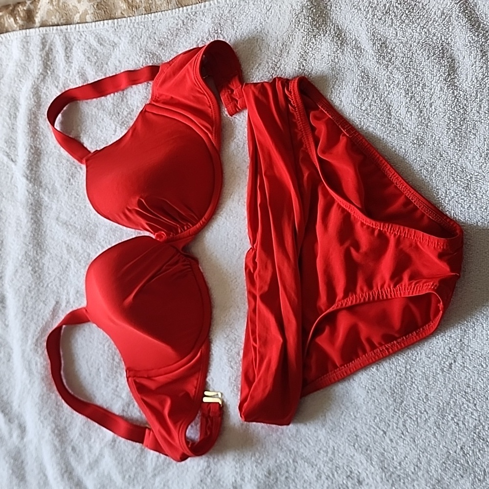 Jantzen 2 piece swim size 8, 34dd